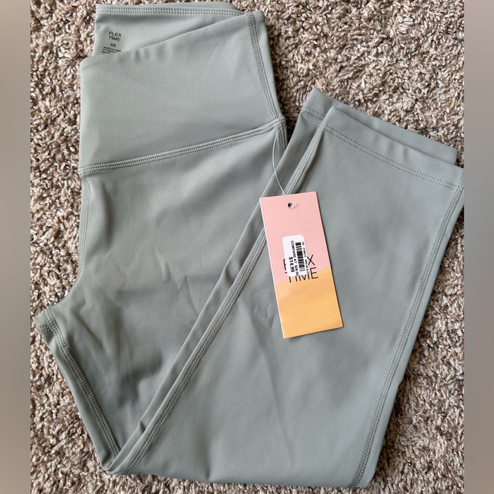 Flex Time Criss Cross Light Green High-Waisted Leggings